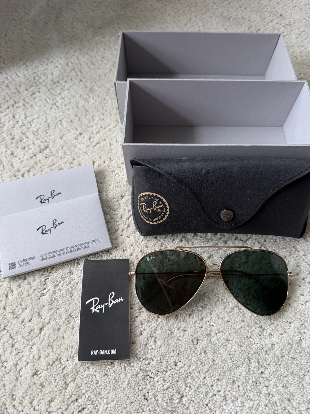 Ray-Ban Aviator Reverse Sunglasses in Gold with Dark Green Lenses RBR0101S